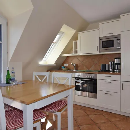 Deckerstrasse 1, Whg C Apartment